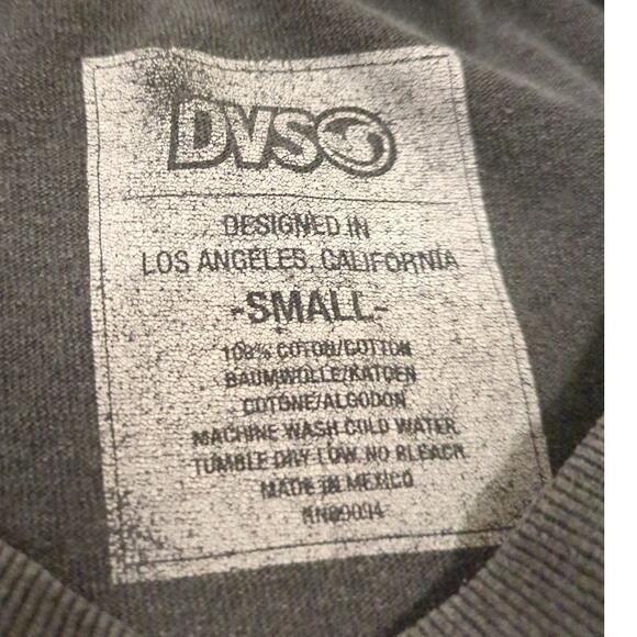 Y2K DVS Youth Small Shirt Skate Punk Grunge Spellout Logo Surf Faded Distressed - Picture 2 of 6